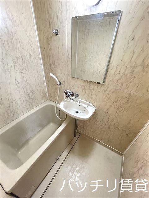 バス・シャワールーム　＊別部屋の為イメージ。現状を優先致します