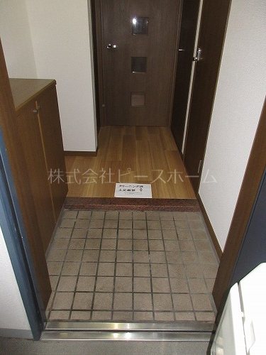 玄関　※別号室参考写真