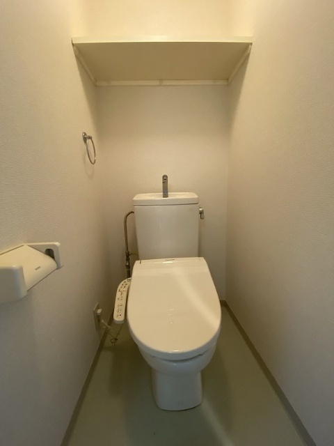 ジュネスシティ宮の前のトイレ写真