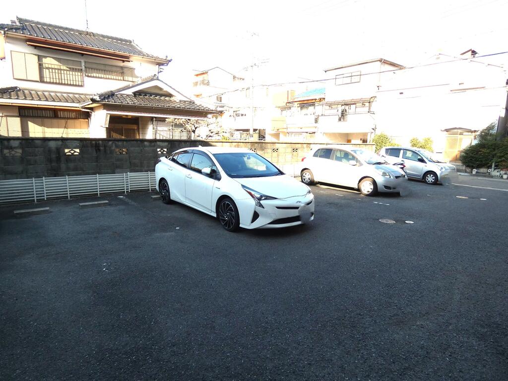 駐車場　敷地内駐車場を完備です☆