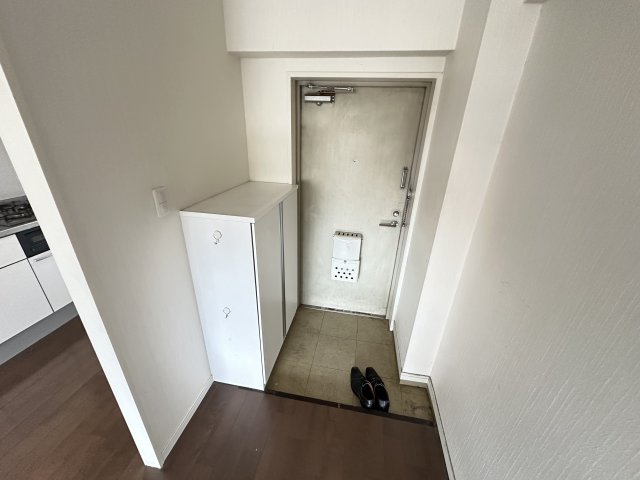 玄関　※クリーニング前
