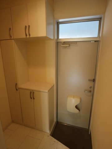 玄関　※同間取の別部屋の写真です。現況優先。