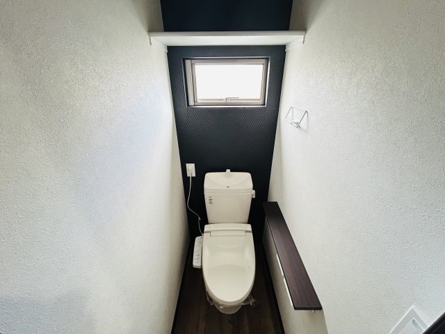 トイレ　※同物件別号室の写真になります