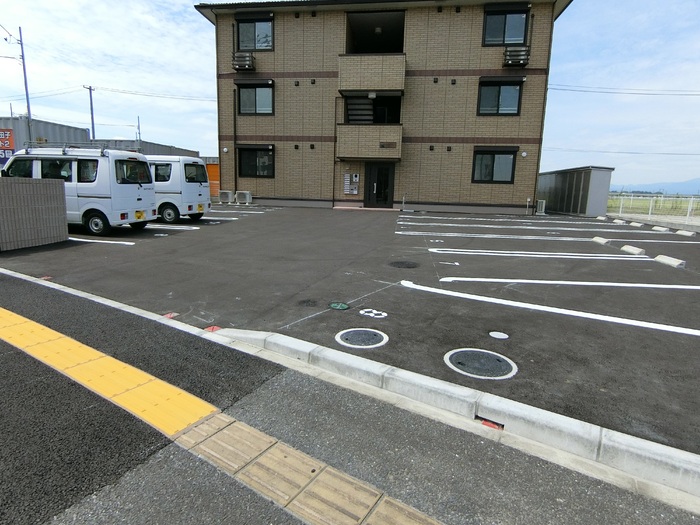 駐車場　駐車場