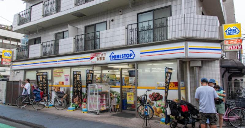 コンビニ　ミニストップ（コンビニ）まで230m