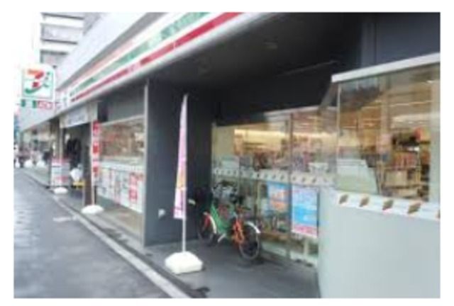 コンビニ　セブンイレブン赤坂6丁目店（コンビニ）まで225m