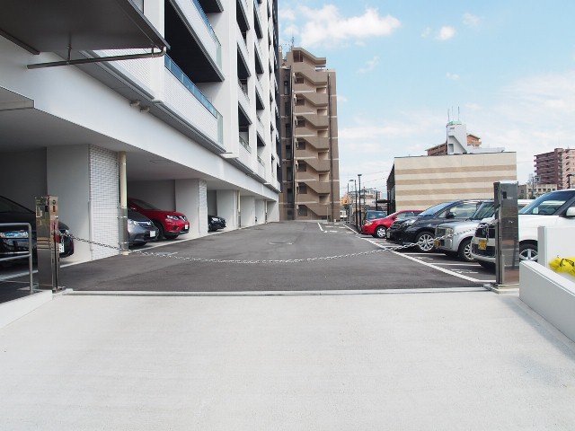駐車場　車をお持ちの方に嬉しい駐車場付きの物件です