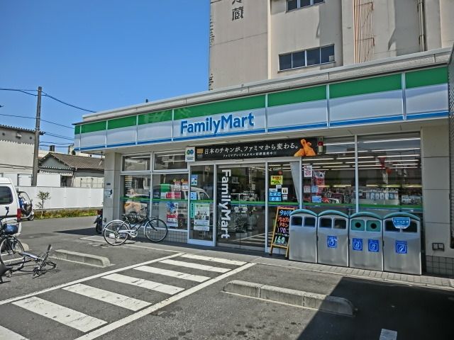コンビニ　ファミリーマート（コンビニ）まで451m