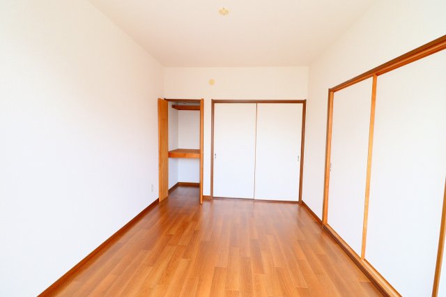 その他　収納は上部棚付き