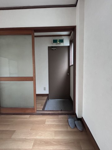 飯塚ビルの玄関写真