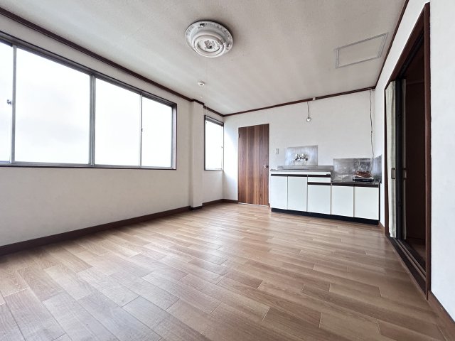飯塚ビルの居間写真