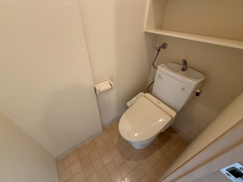 トイレ　こちらはトイレです。清潔感があり、安心して使用できます。