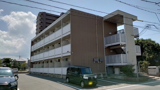 建物外観　落ち着いた雰囲気の外観です
