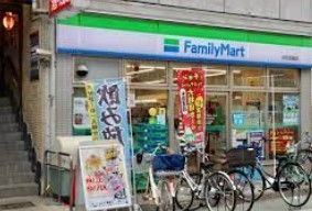 コンビニ　ファミリーマートお花茶屋店（コンビニ）まで70m