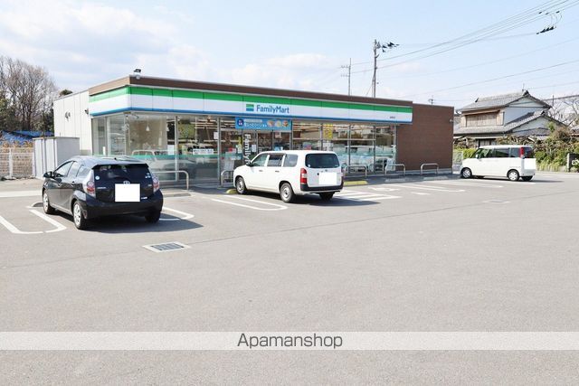 コンビニ　ファミリーマート鮎喰町店（コンビニ）まで999m