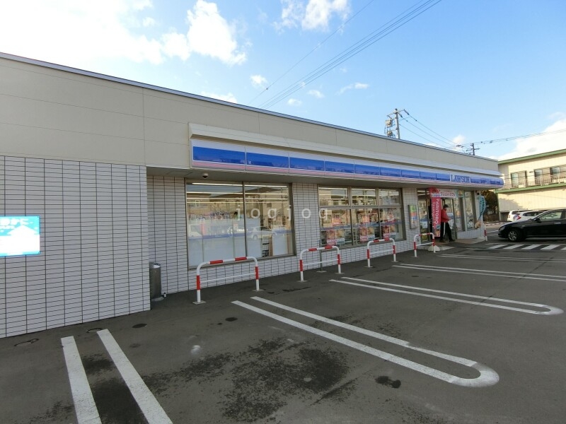 コンビニ　ローソン函館万代店（コンビニ）まで446m