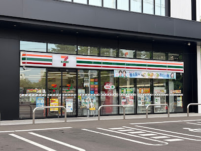 コンビニ　セブンイレブン札幌平岸1条3丁目店（コンビニ）まで710m