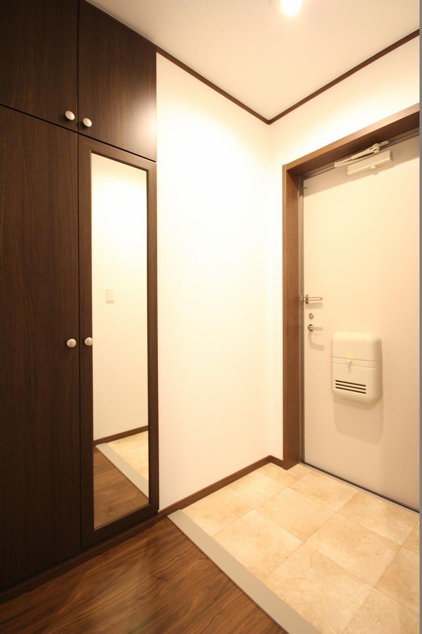 玄関　※お部屋により仕様が異なる場合があります※