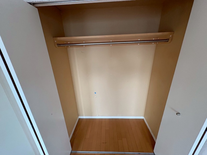 収納　寝室の収納です。部屋がすっきり片付きます。