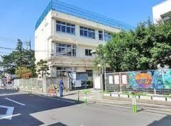 小学校　世田谷区立烏山小学校（小学校）まで343m