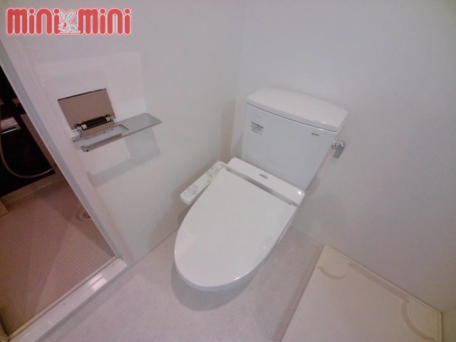 トイレ　ウォシュレット付き
