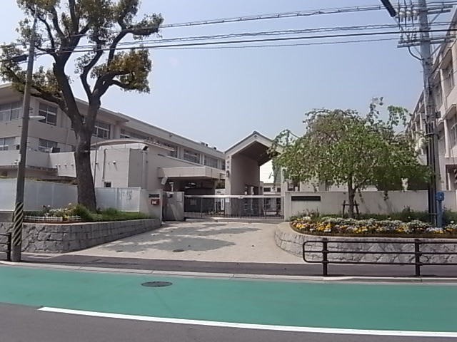 小学校　神戸市立魚崎小学校（小学校）まで601m