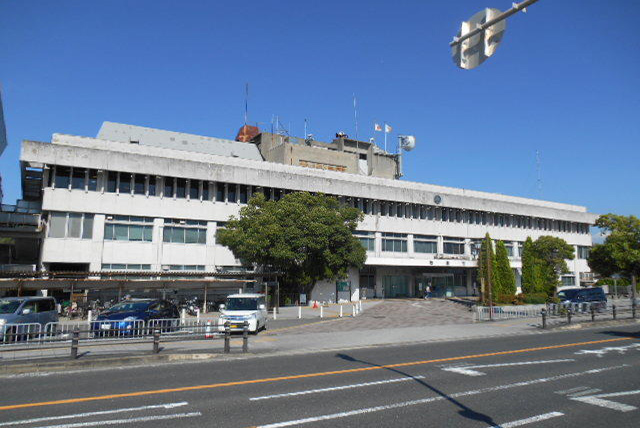 役所　柏原市役所（役所）まで375m