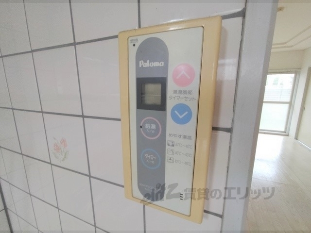 その他設備　給湯器リモコン