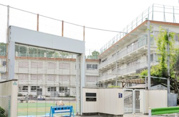 小学校　目黒区立八雲小学校（小学校）まで1243m