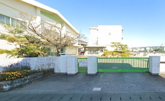 小学校　静岡市立富士見小学校（小学校）まで814m