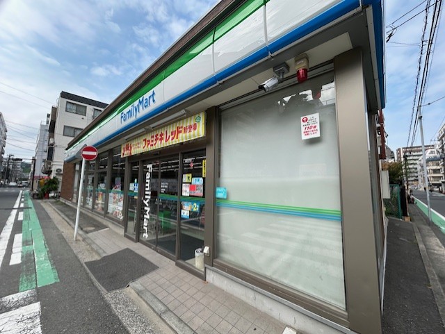 コンビニ　ファミリーマート 横浜新川町店（コンビニ）まで92m