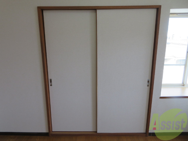 収納　クローゼットがありました。お洋服や荷物はここへ