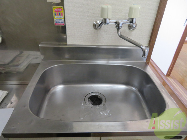 洗面設備　洗面台。朝の身支度はここでばっちり決めましょう。