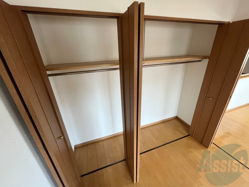 収納　洋室にある収納です。間口も広くて便利です！