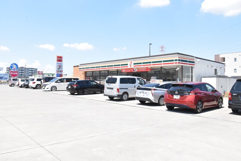 コンビニ　セブンイレブン岩槻尾ヶ崎新田店（コンビニ）まで274m