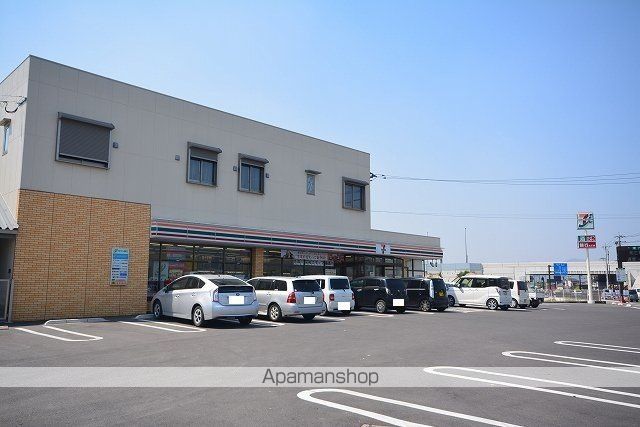 コンビニ　セブンイレブン（コンビニ）まで900m