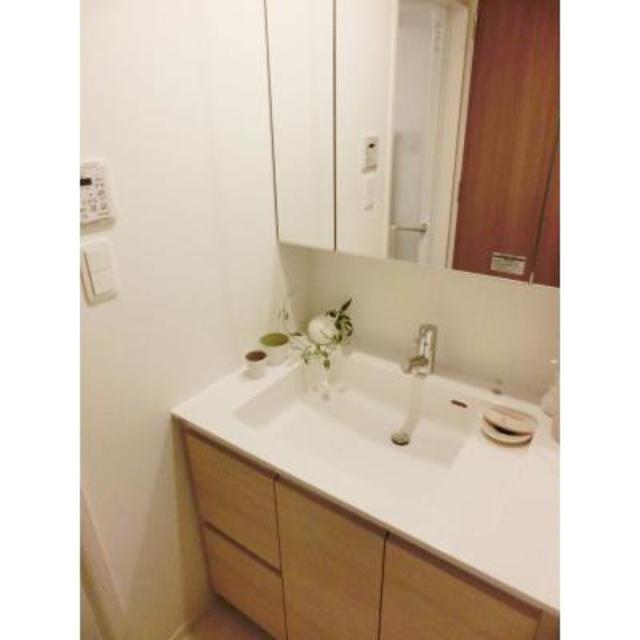 洗面設備　※写真は同タイプ住戸です。