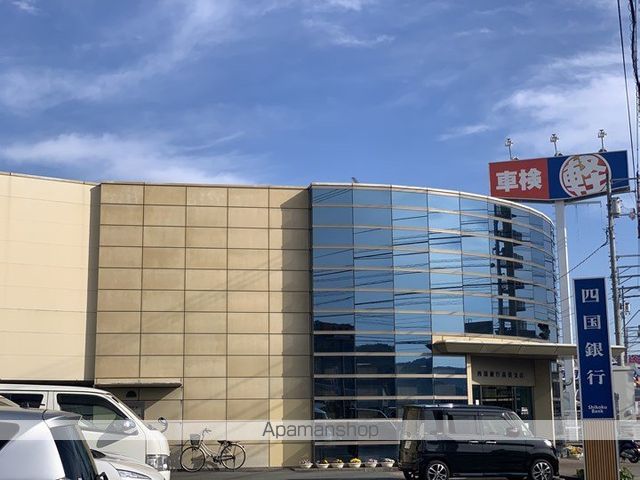 銀行　四国銀行高須支店（銀行）まで416m