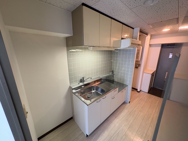 キッチン　シンプルなキッチンです。お手入れも楽々ですね！