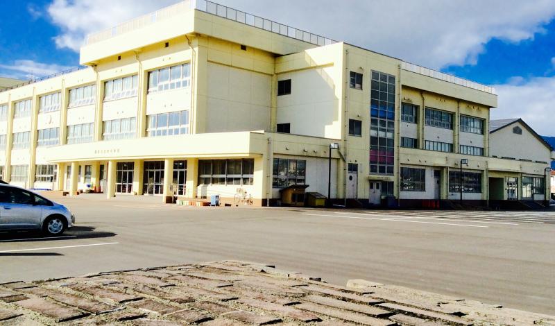 小学校　燕市立吉田小学校（小学校）まで1341m
