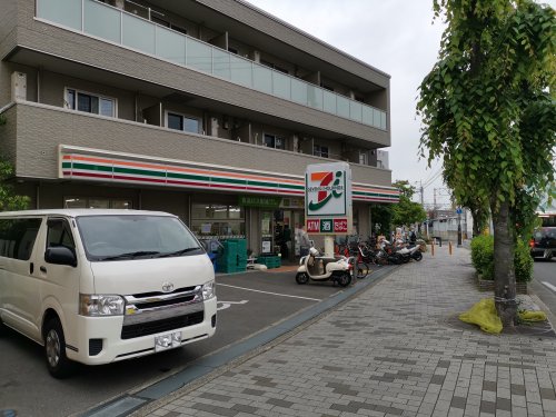 コンビニ　セブンイレブン 大阪狭山市駅前店（コンビニ）まで615m