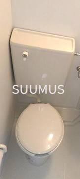 京王新線 幡ケ谷駅 徒歩12分 4階建 築42年のトイレ写真