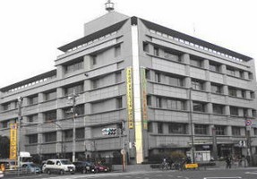 警察署・交番　綾瀬警察署（警察署・交番）まで708m