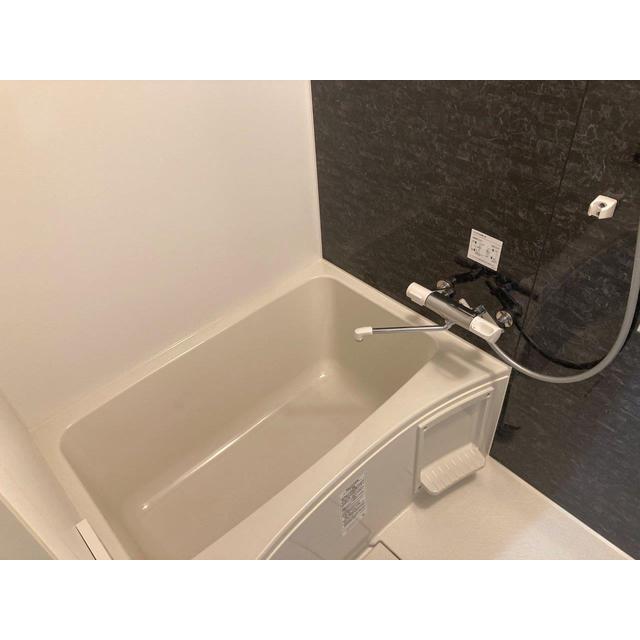 バス・シャワールーム　※他のお部屋の写真を使用しています。
