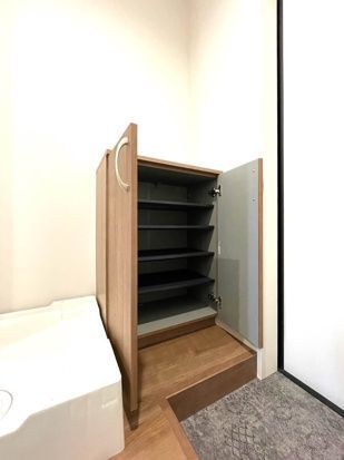 玄関　別部屋参照写真