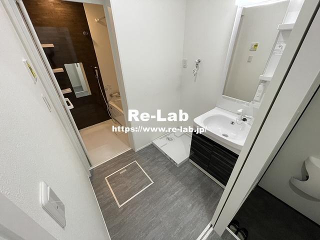 洗面設備　※参考として他のお部屋の写真