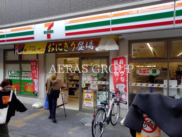 コンビニ　セブン-イレブン 千歳烏山駅西口店（コンビニ）まで107m