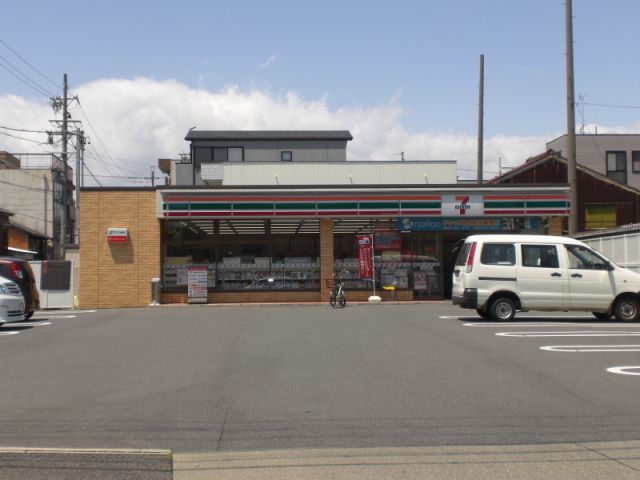 コンビニ　セブンイレブン（コンビニ）まで600m