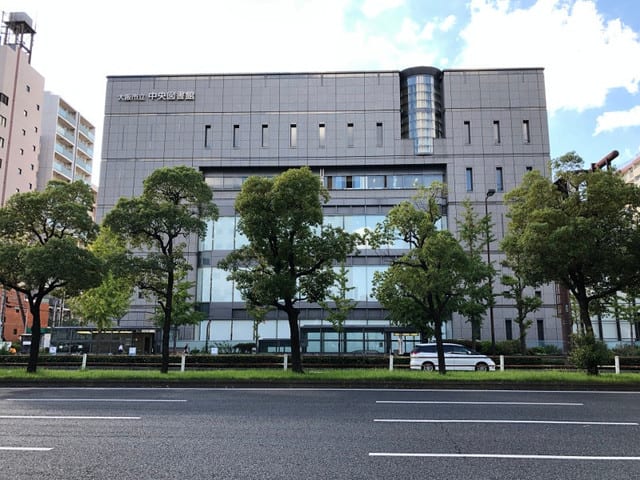 図書館　大阪市立中央図書館（図書館）まで611m
