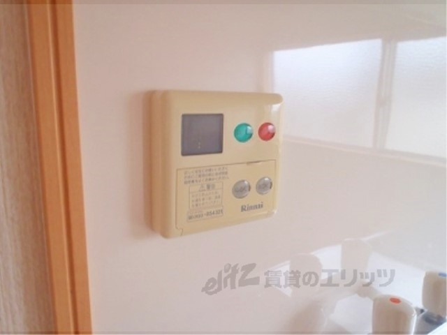 その他設備　給湯器リモコン
